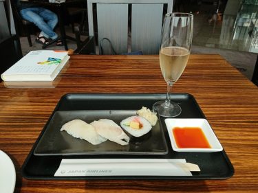 JALファーストクラスラウンジ 今回のお寿司（週末クアラルンプール旅行2018夏）
