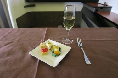 JALファーストクラス45便 羽田→パリ シャンパーニュ サロン2004からの機内食（アムステルダム旅行2016 その３）