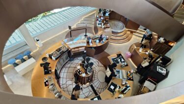 【バンコク エカマイ】人気のカフェRolling Roastersのおしゃれ空間（タイ旅行2025年9月その27）